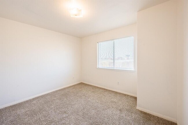 Building Photo - 16310 Bandicoot Dr