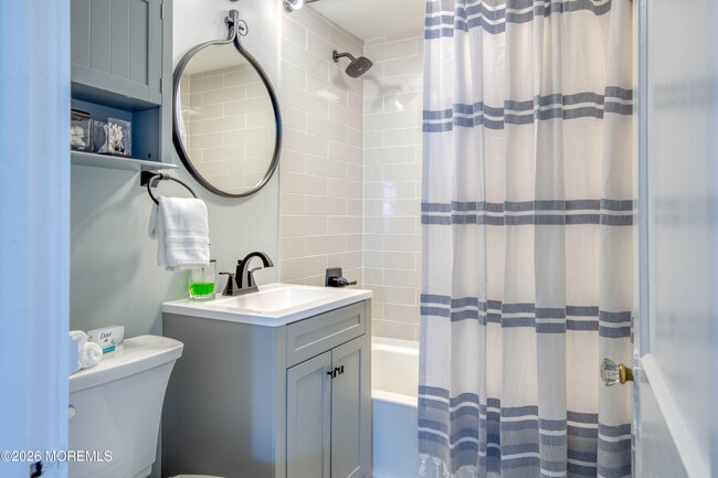 Building Photo - 2 Via Ripa Wy