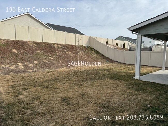 Building Photo - 190 E Caldera St