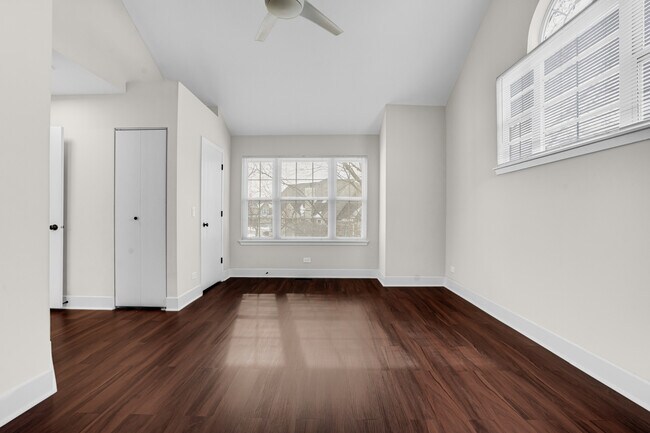 Building Photo - 133 White Branch Ct S