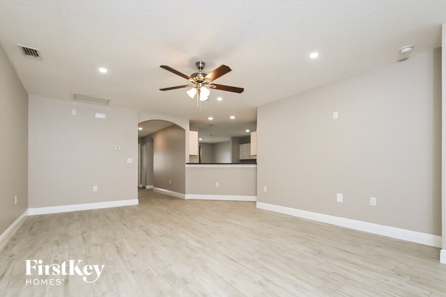 Building Photo - 11202 Hidden Breeze Dr