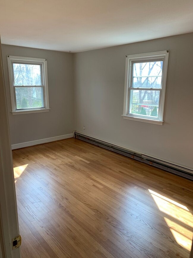 Building Photo - The Ideal Colonial