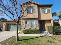 Building Photo - 3 bedroom 2.5 bathroom in desirable NW Visalia Bella Sera gated community!