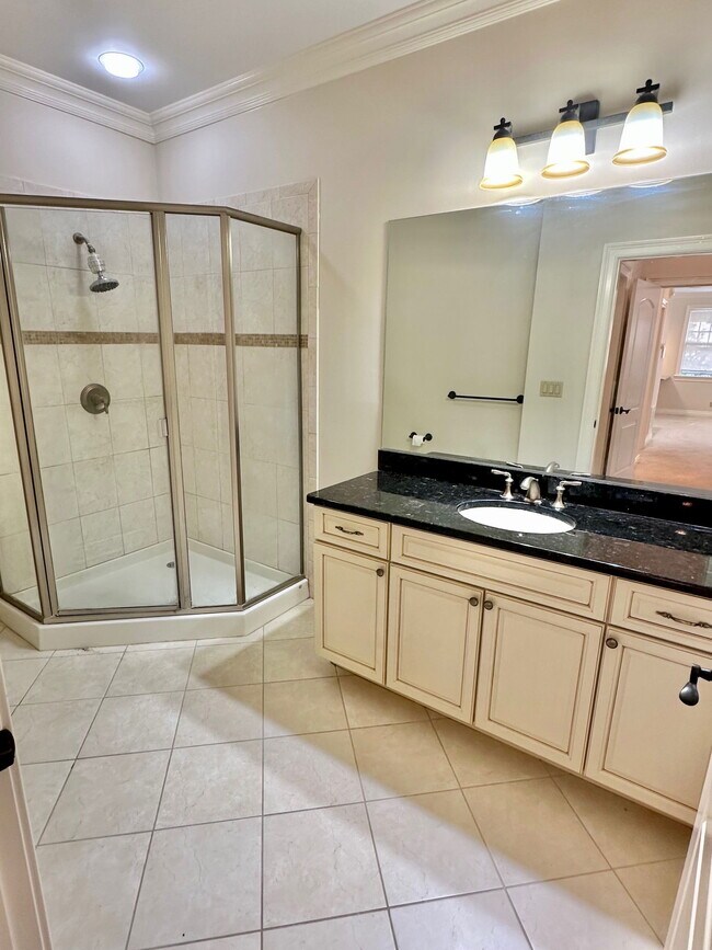 Building Photo - Madison Avenue, Park Ridge, NJ 07656 - 2 BR 2 BA condo