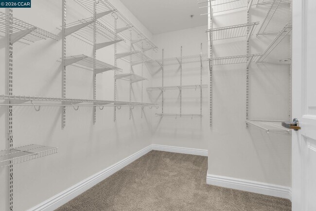 Building Photo - 1310 Creekside Dr