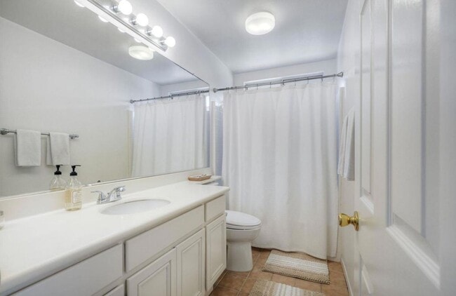 Building Photo - Homes Management - Carlsbad Home
