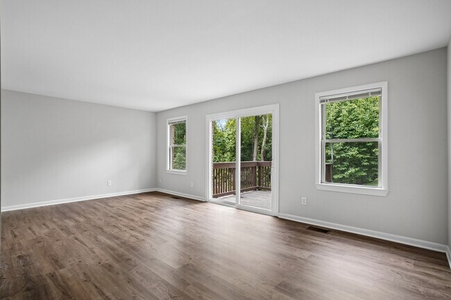 Building Photo - 5128 Cliffhaven Dr