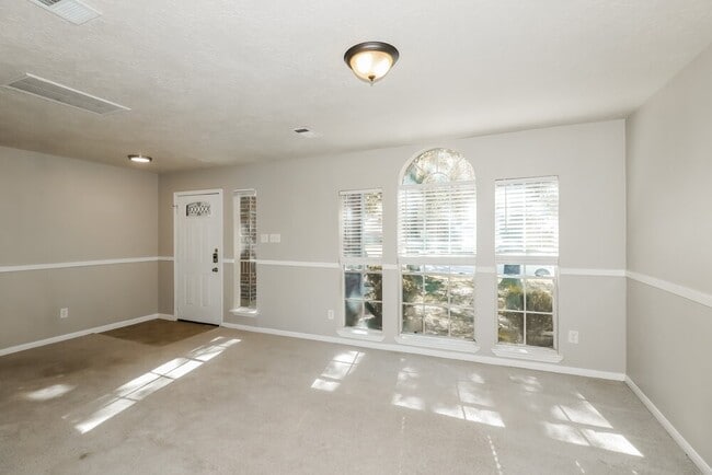 Building Photo - 17806 Oakland Mills Dr