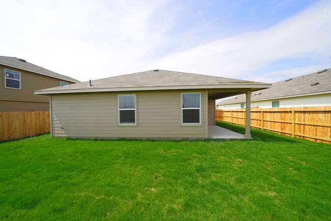 Building Photo - Newly Built Home in Red River Ranch Neighb...