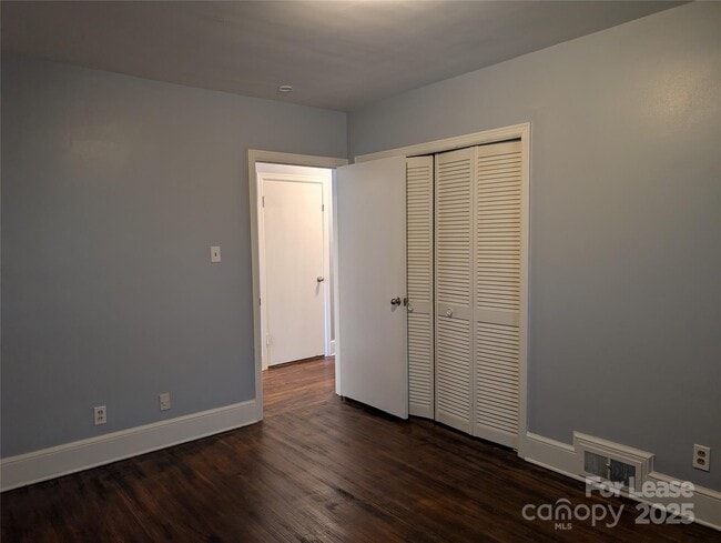 Building Photo - 1418 Briar Creek Rd