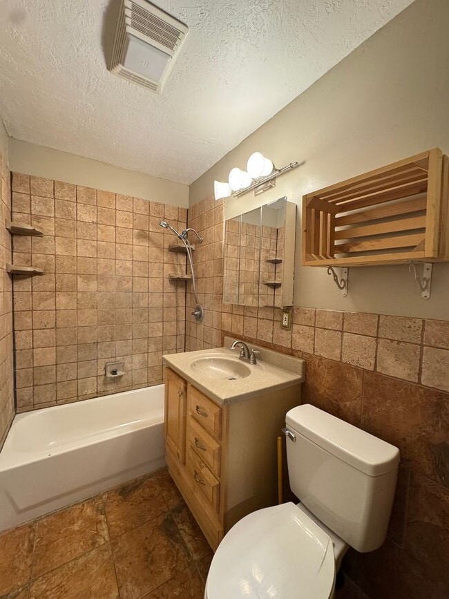 Building Photo - Spacious and Affordable Needles Ca home