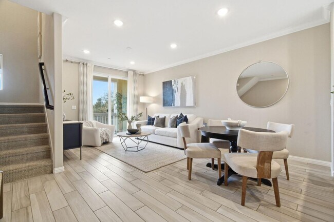 Building Photo - 394 Circuit Wy