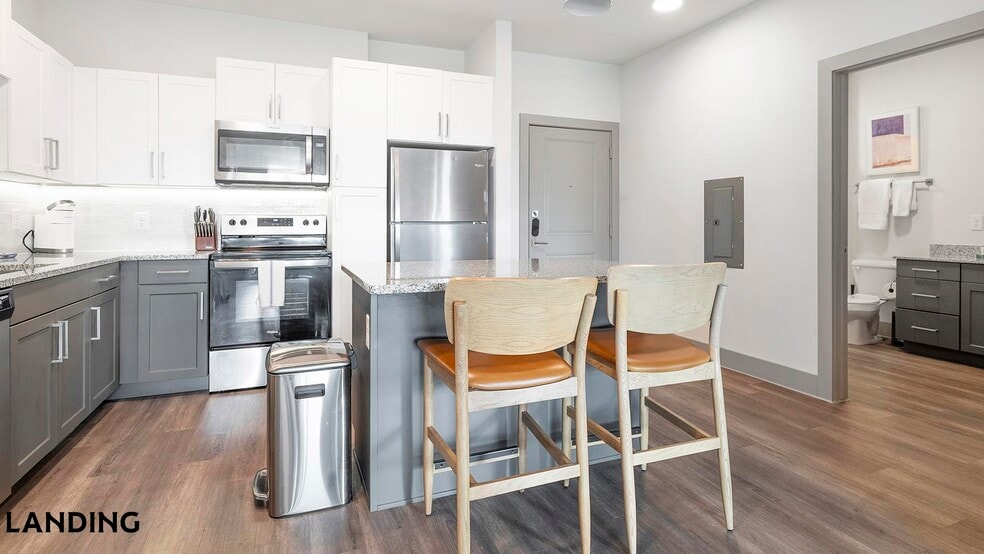 Building Photo - 2995 Railside Lp