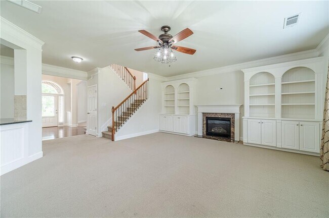 Building Photo - 2557 Staunton Dr