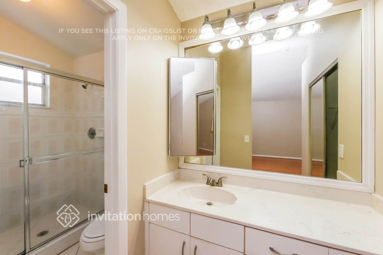 Building Photo - 889 NW 97th Ave