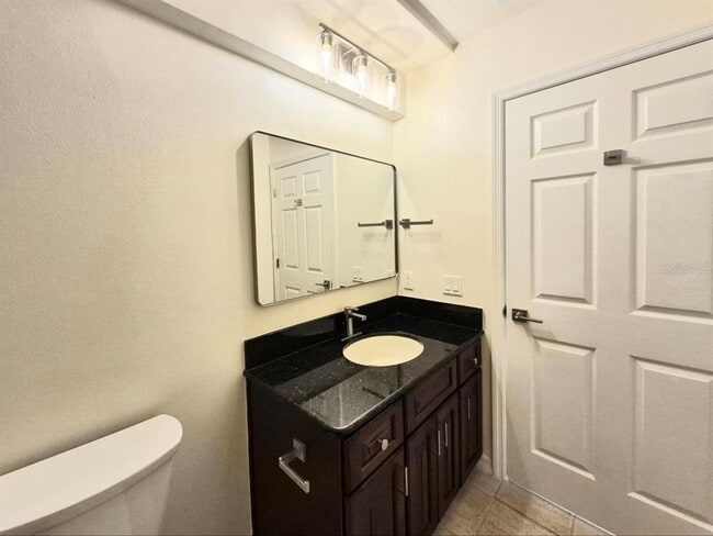 Building Photo - 2214 Green Oaks Ln