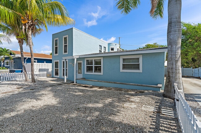 Building Photo - 1779 Len Dr