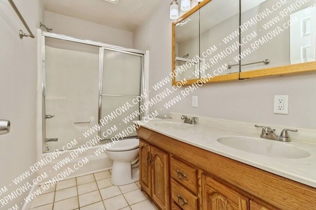 Building Photo - RENT SPECIAL!!  4 Bedroom, 1.5 Bathroom Ho...