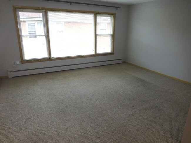 Building Photo - 6636 N Harlem Ave