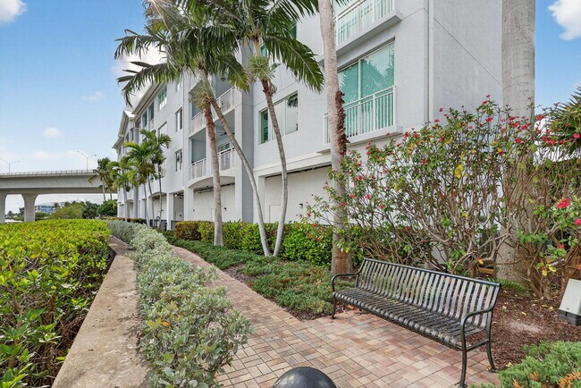 Building Photo - 675 NW Flagler Ave