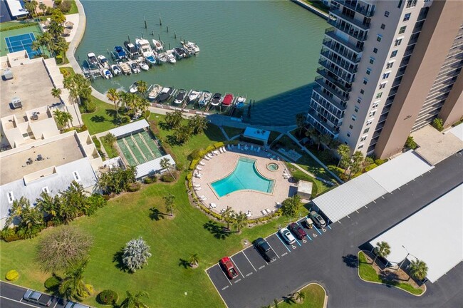 Building Photo - 7300 Sun Island Dr S