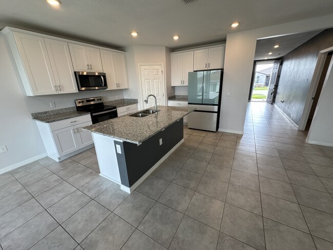 Building Photo - 512 Mckenna Dr