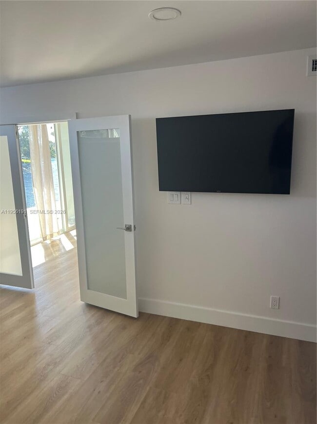 Building Photo - 6484 Miami Lakes Dr