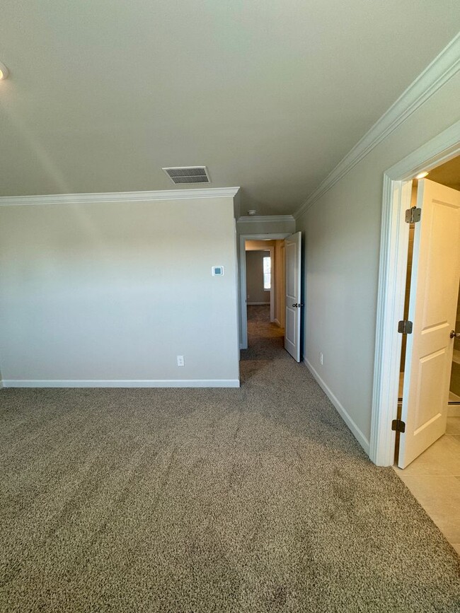 Building Photo - Beautiful, Brand New 3BR Townhouse in Concord