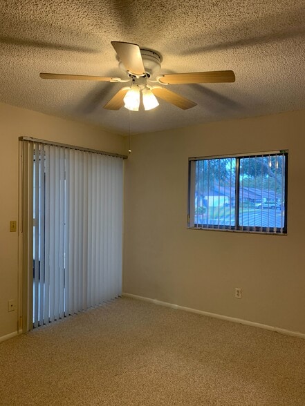 Master Bedroom - 566 Capistrano Ct