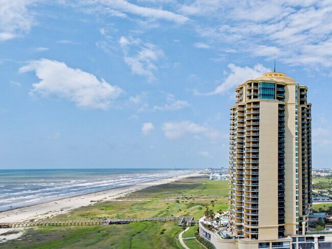 Building Photo - 801 E Beach Dr