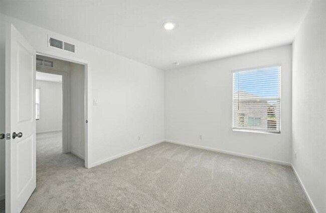 Building Photo - 205 Ashbrook St