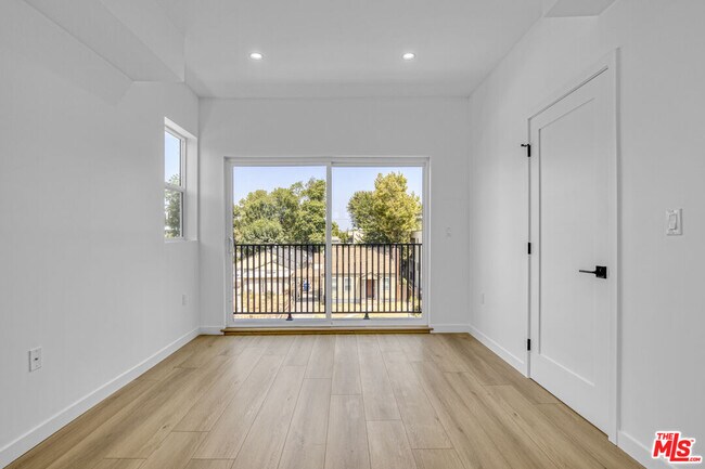 Building Photo - 10826 Hesby St