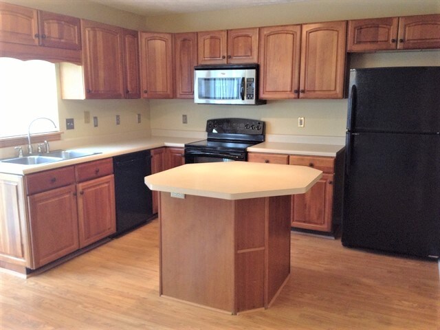 Building Photo - 6739 Dorchester Dr