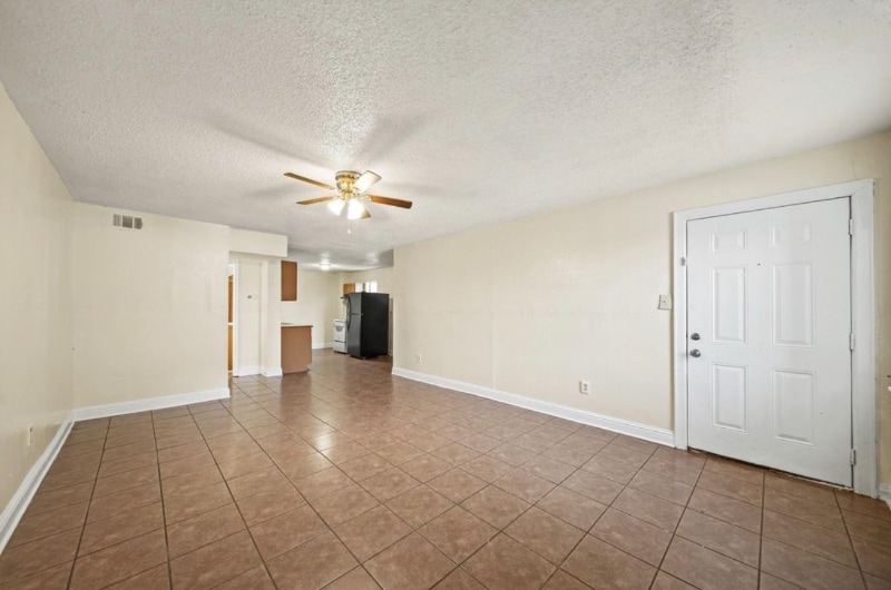 Building Photo - 3418 Sealy