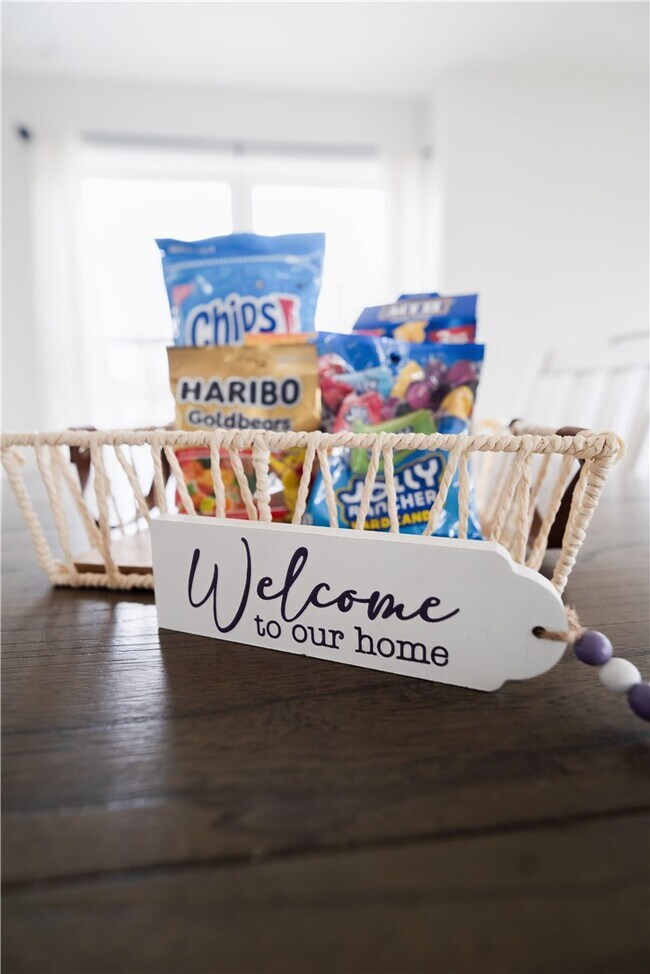 Building Photo - 161 West Ave