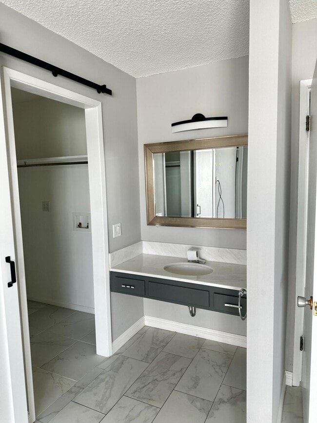 Building Photo - 2210 S Calle Palo Fierro