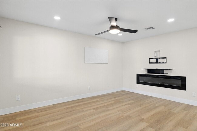 Building Photo - 5117 E Beck Ln