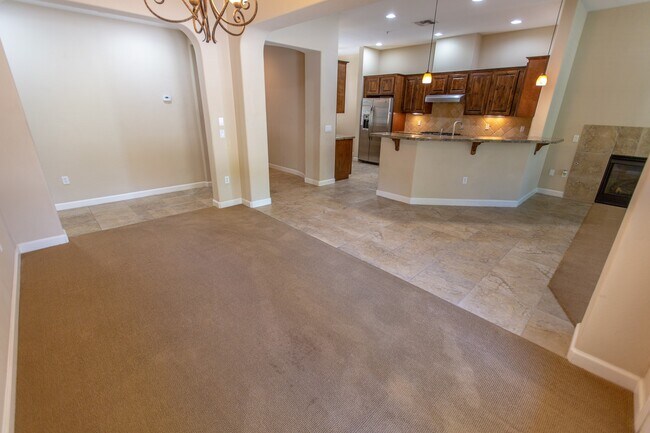 Building Photo - 4700 S Fulton Ranch Blvd