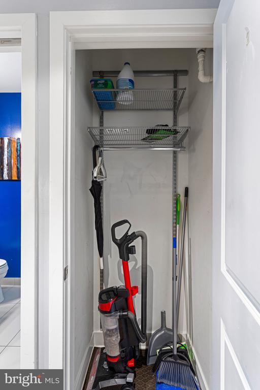 Building Photo - 2550 17th St NW