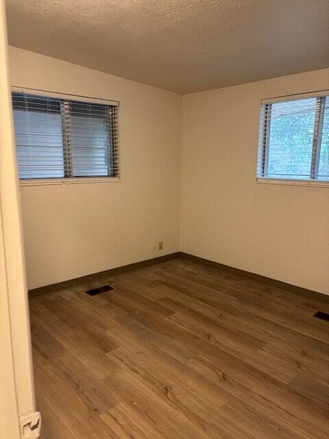 Building Photo - 2122 Orchard Dr