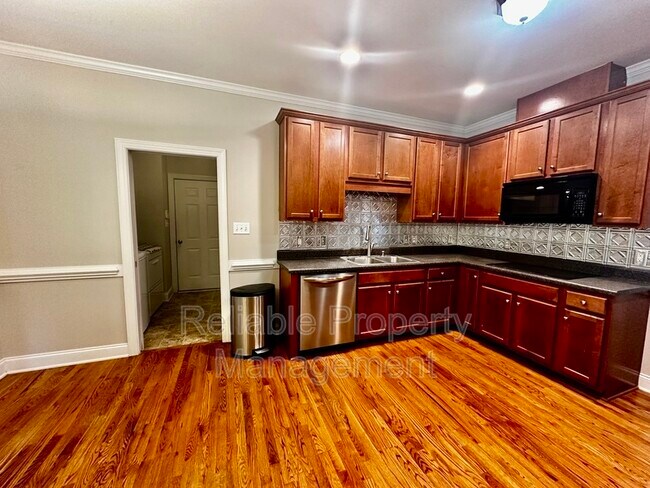 Building Photo - 190 Finley Ct