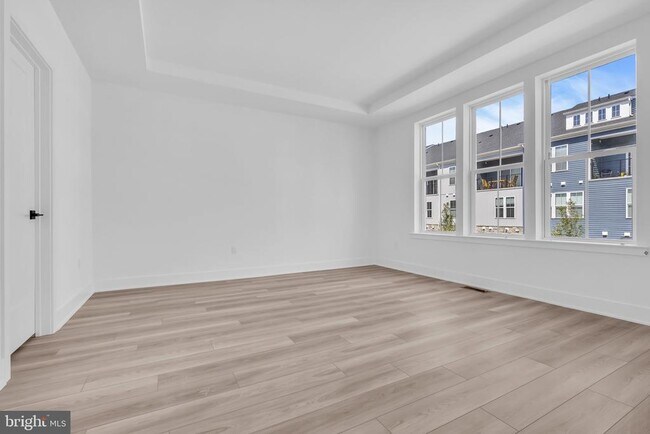 Building Photo - 8102 Donatello Dr
