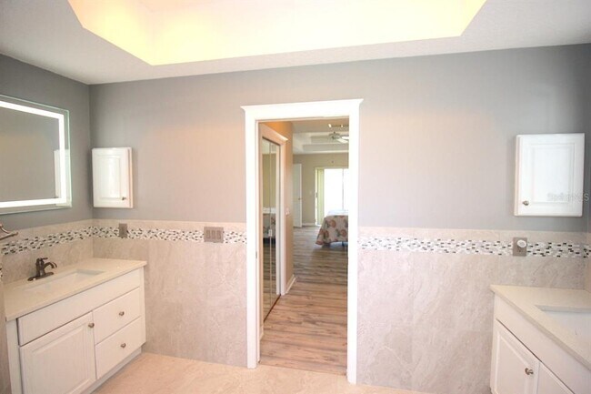 Building Photo - 20 Clarendon Ct N