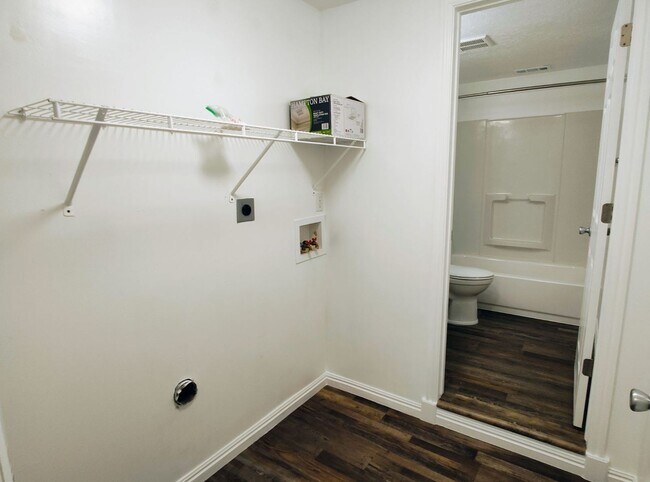 Building Photo - Beautiful 2 Bd 2 Bath Home in Murray