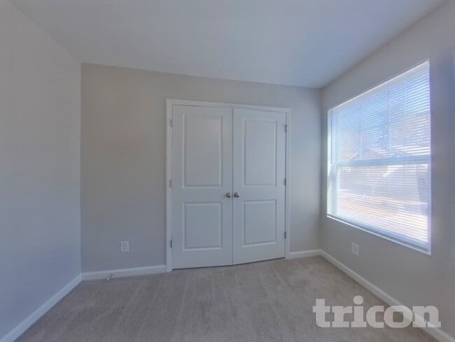 Building Photo - 1069 Joselynn Drive