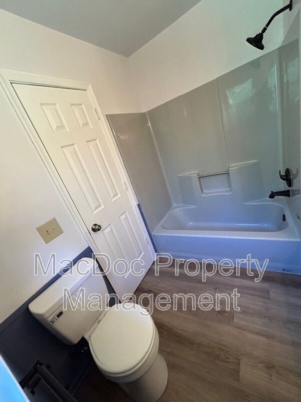 Building Photo - 1907 White Lake Dr