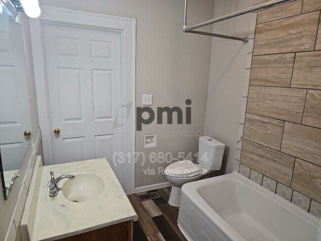 Building Photo - 2031 Southeastern Ave