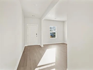 Building Photo - 105 Oval Ct