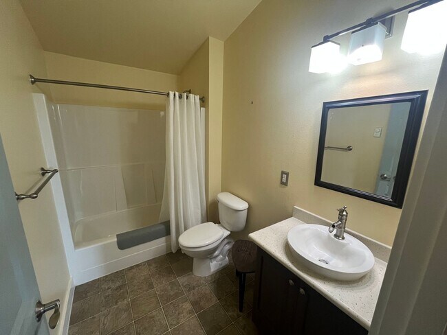 Building Photo - Beautiful 3 Bed 2 Bath on Guemes Island