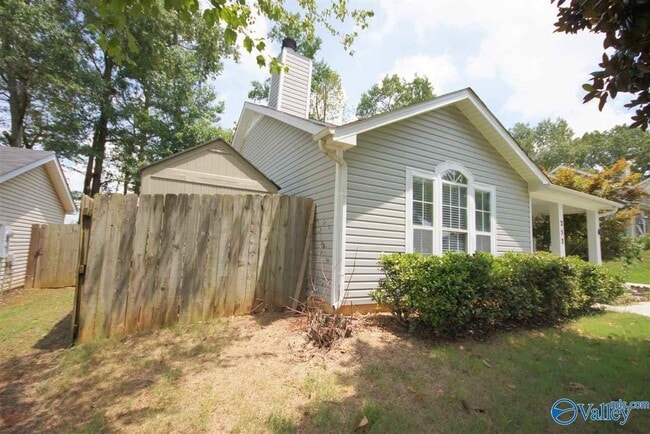 Building Photo - 252 Mountain Creek Dr